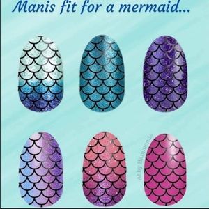 7 Color Street packs.